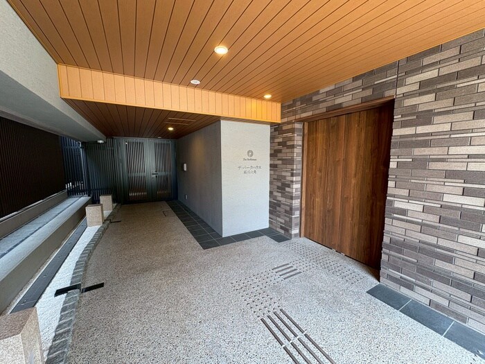 ｻﾞ･ﾊﾟｰｸﾊｳｽ堀川六角（301）の物件外観写真