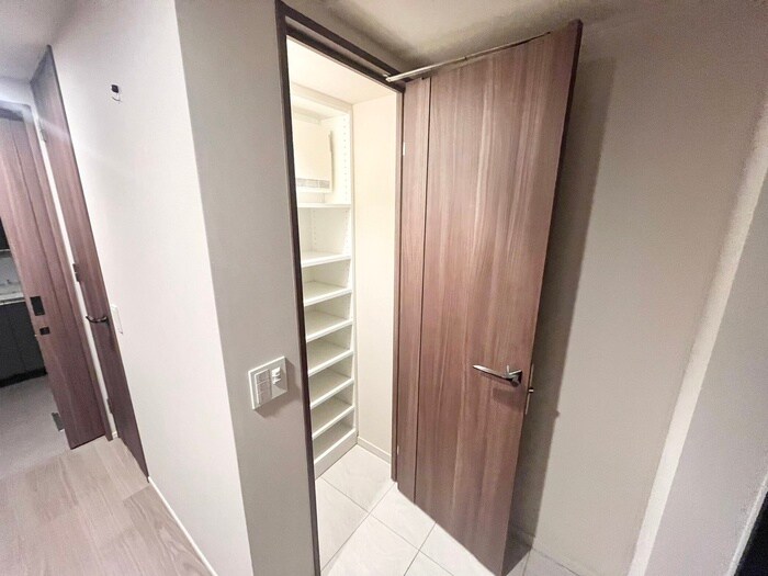 ｻﾞ･ﾊﾟｰｸﾊｳｽ堀川六角（301）の物件内観写真