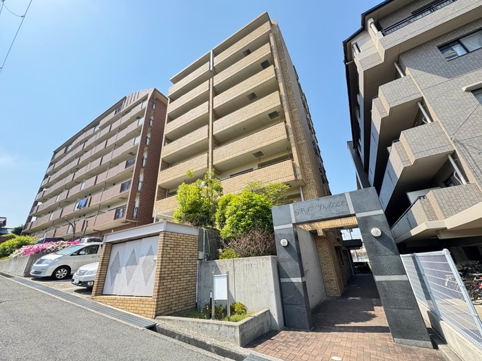 グランエールの物件外観写真