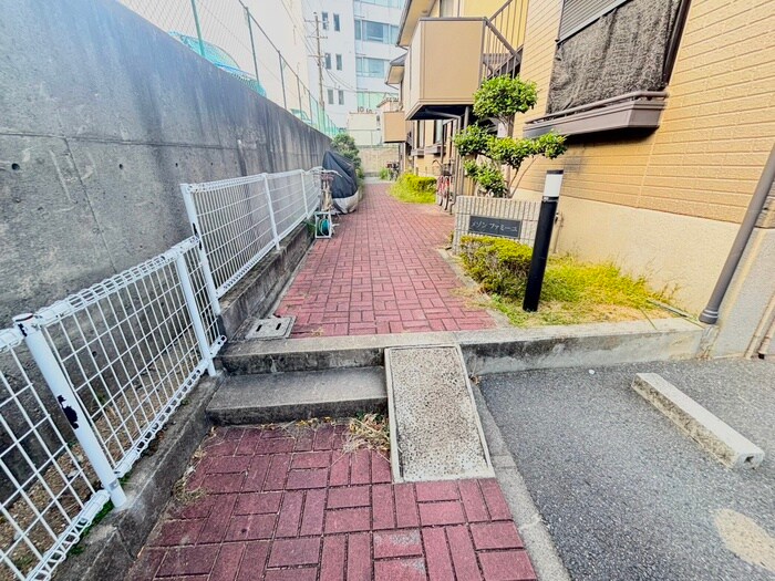 メゾンファミーユの物件外観写真