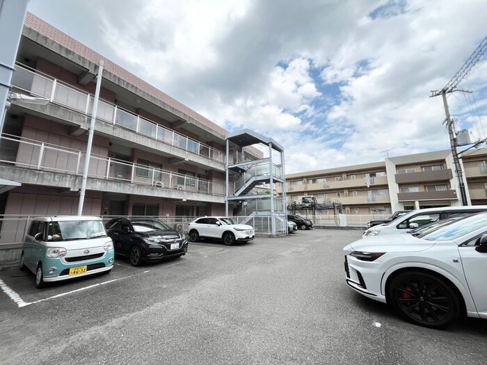 クローバー・サウス江坂の物件外観写真