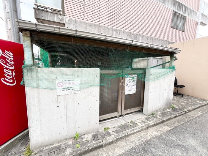 クローバー・サウス江坂の物件外観写真