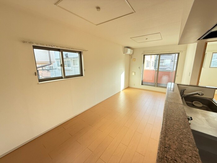 カーサ　エレガンツァの物件内観写真