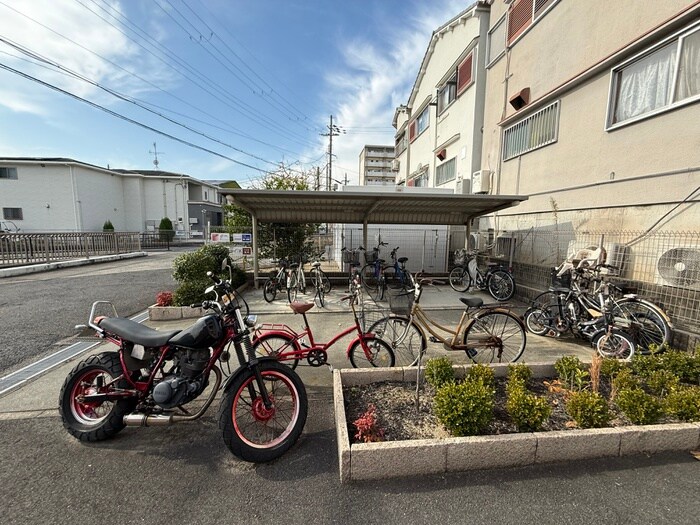 カーサ　エレガンツァの物件外観写真