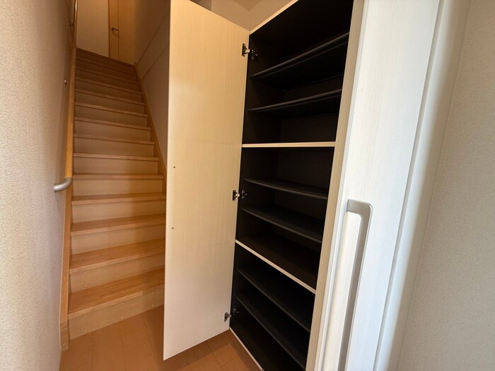 カーサ　エレガンツァの物件内観写真