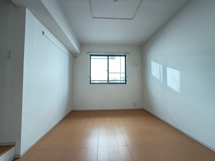 カーサ　エレガンツァの物件内観写真