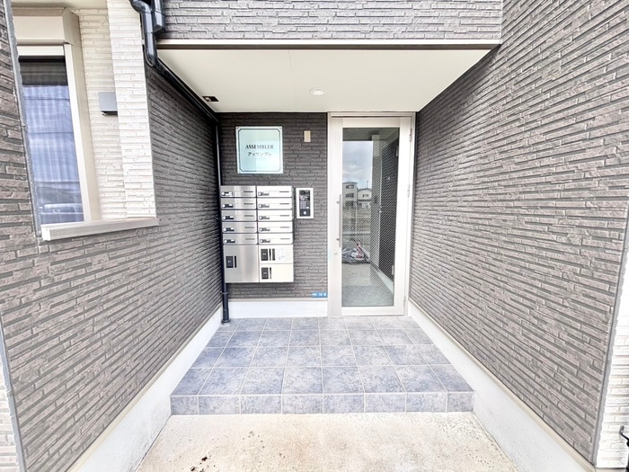 アッサンブレの物件外観写真