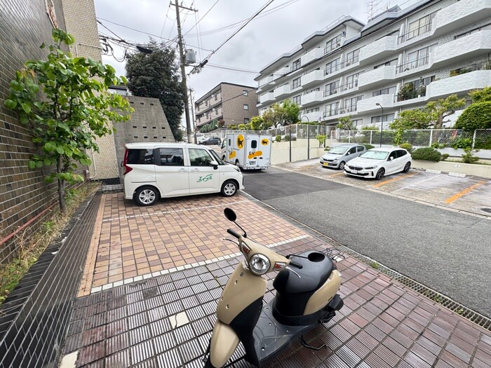 富貴苑（千里山）の物件外観写真