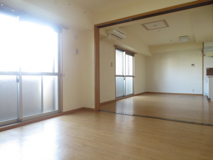 サンシャインヒルの物件内観写真