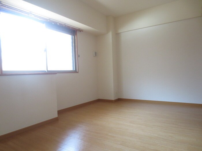 サンシャインヒルの物件内観写真