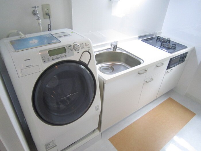 ロイヤルハイツ緑地公園の物件内観写真