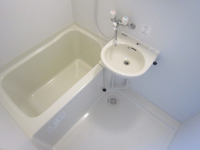 ロイヤルハイツ緑地公園の物件内観写真