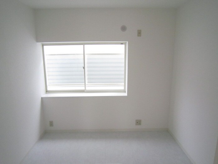 ロイヤルハイツ緑地公園の物件内観写真