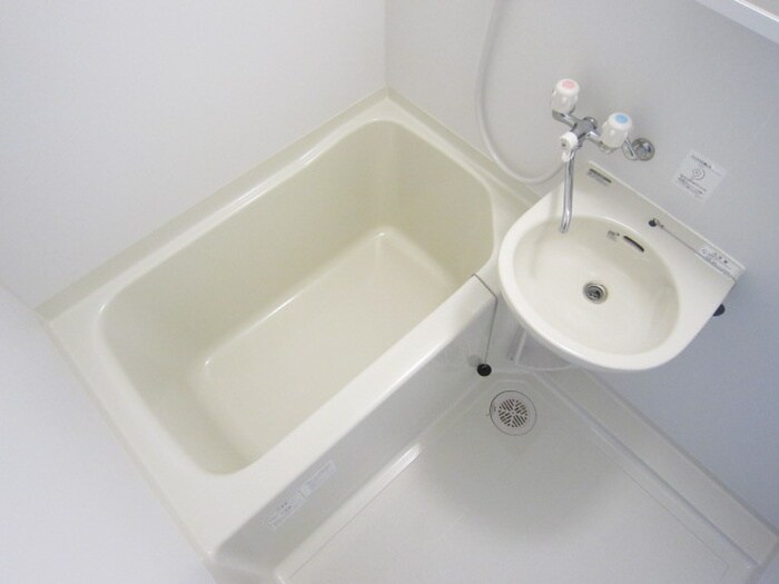 ロイヤルハイツ緑地公園の物件内観写真