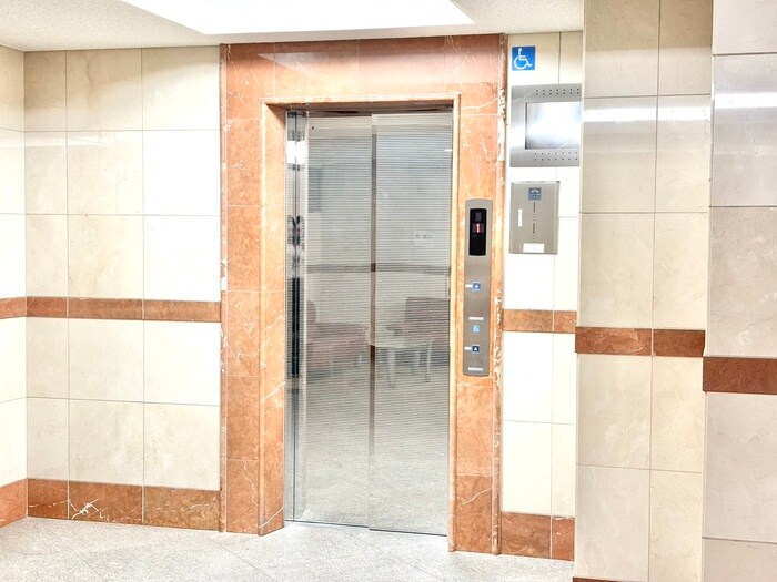 リ－ガル江戸堀(1001)の物件外観写真