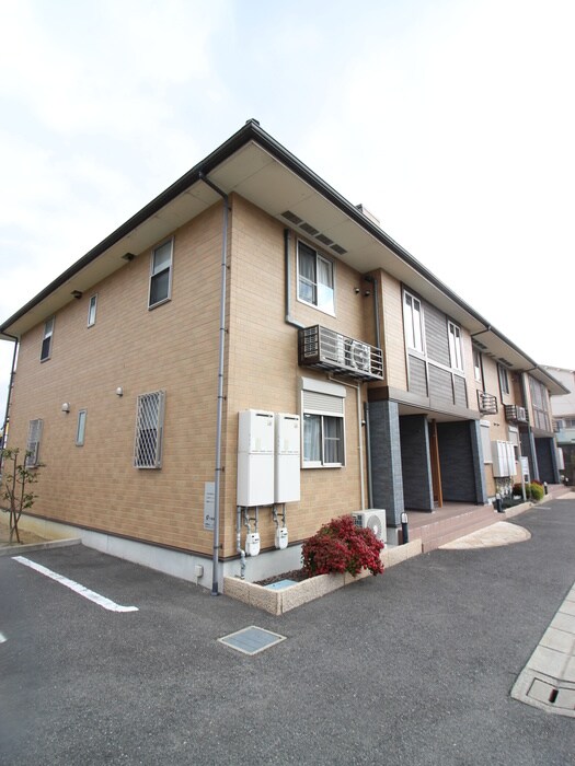 グランフィオ－レの物件外観写真