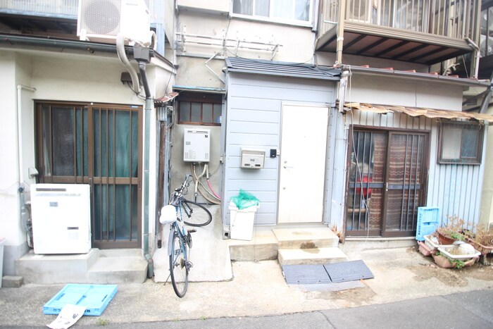 豊南町西テラスハウスの物件外観写真