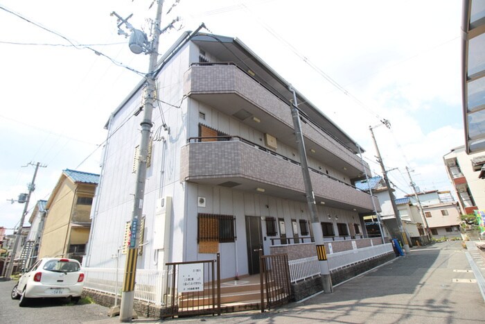 オーク四条畷の物件外観写真