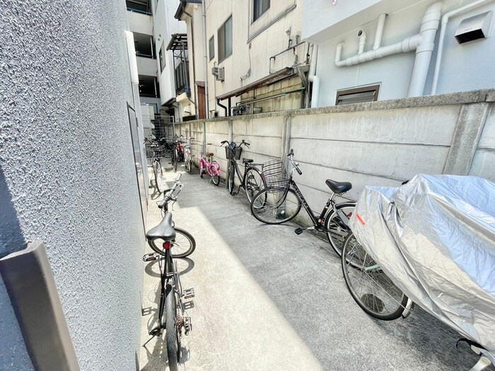 U-ro鶴橋駅前の物件外観写真