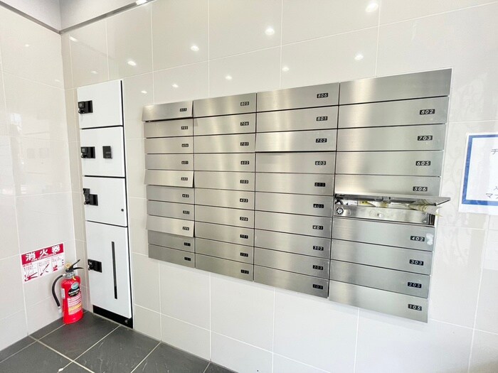 U-ro鶴橋駅前の物件外観写真