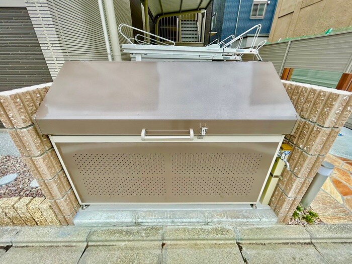 カーサ・オストロの物件外観写真