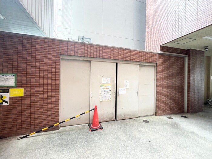 グランシス江坂の物件外観写真