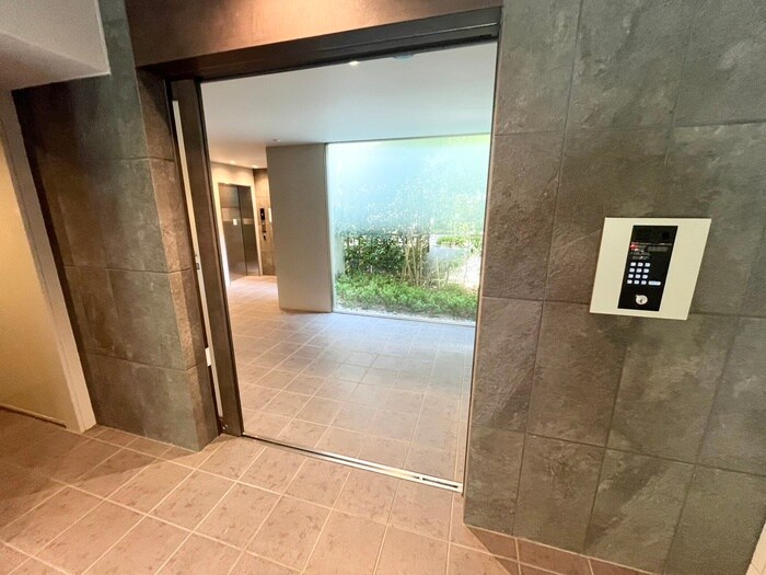 ライブガーデン江坂Ⅸの物件外観写真