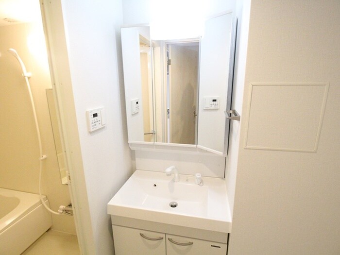 ライブガーデン江坂Ⅸの物件内観写真