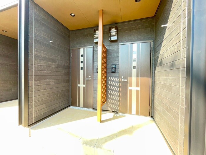 ユニホームⅥの物件外観写真