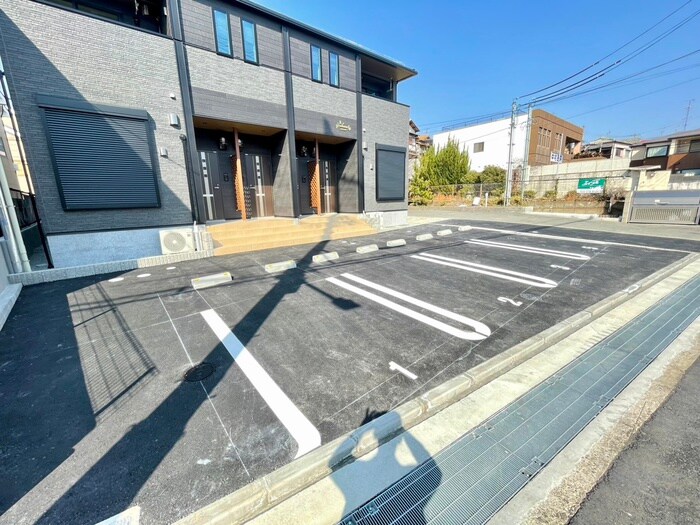 ユニホームⅥの物件外観写真