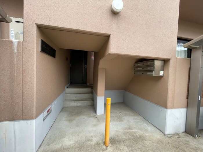 モナムール三室戸の物件外観写真