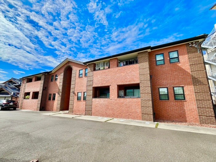 カーサローゼオⅡの物件外観写真