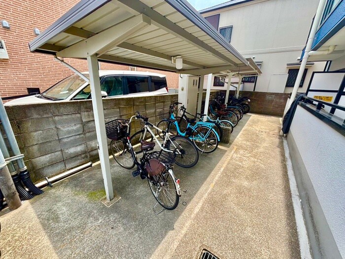 ヴィラサンローズの物件外観写真