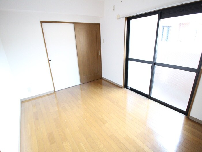 パヴォ―ネ植物園の物件内観写真