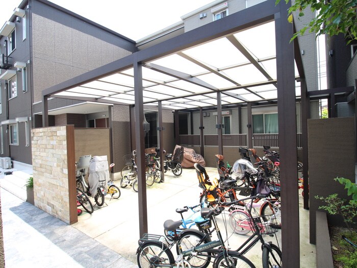 サンスクエア千里万博A棟の物件外観写真