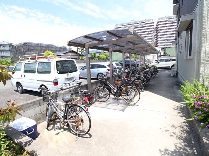 サンスクエア千里万博B棟の物件外観写真