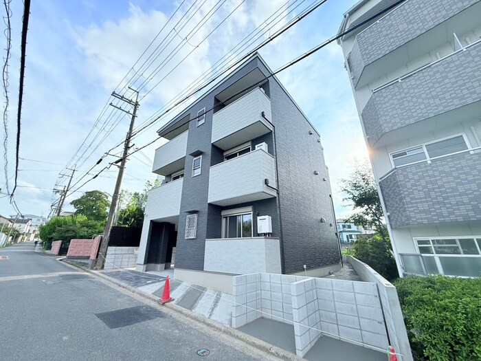 リヴェール長尾の物件外観写真