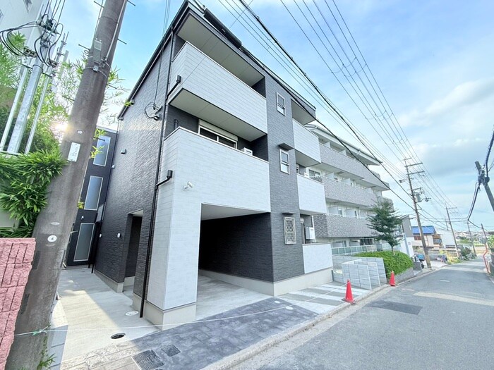 リヴェール長尾の物件外観写真