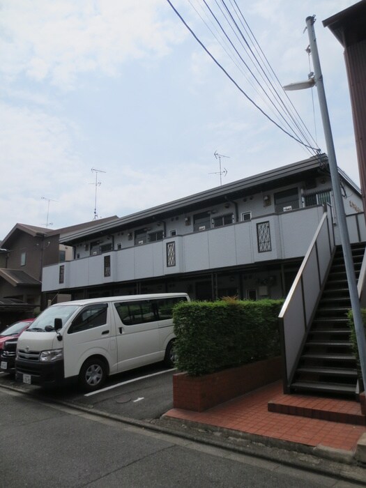 ホワイトハウスの物件外観写真