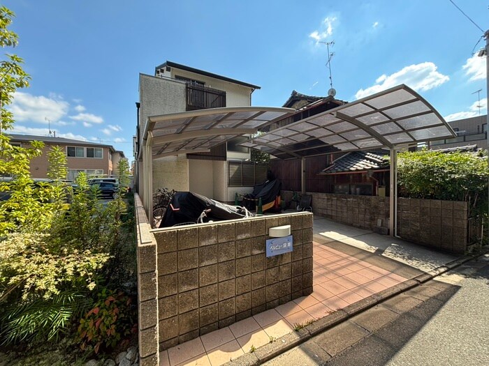 ベルビュー深草の物件外観写真