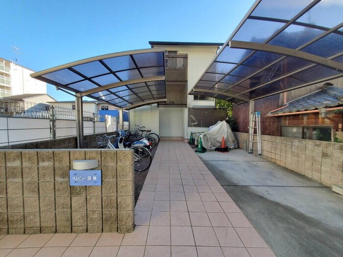 ベルビュー深草の物件外観写真