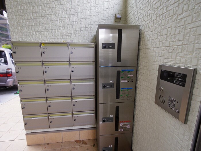 ベルビュー深草の物件外観写真