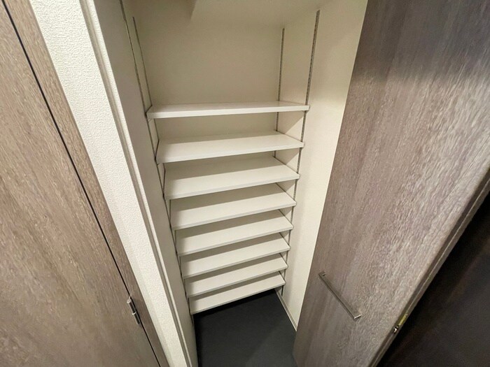 ﾌﾟﾚｻﾝｽﾊｰﾊﾞｰﾗﾝﾄﾞｱﾝﾄﾞ･ｼｰ(1405)の物件内観写真