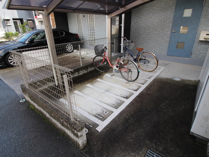 東和マンションの物件外観写真