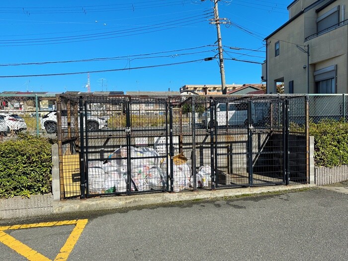 四條畷・サカモトマンションの物件外観写真