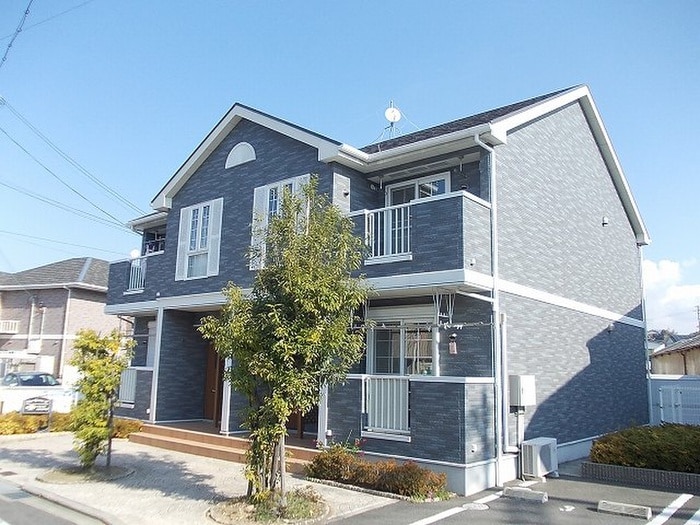 ウエストスクエアＢ棟の物件外観写真