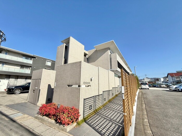 セラビ１１２の物件外観写真