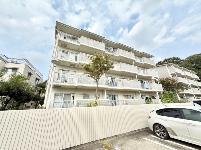 香里園ヒルズ1号棟の物件外観写真