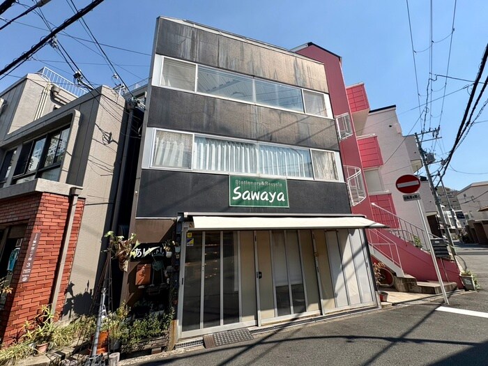 SAWASAKI APARTMENTの物件外観写真