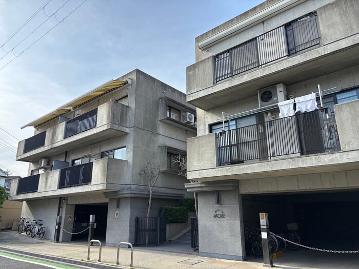 ラジュニ－ル春日丘の物件外観写真